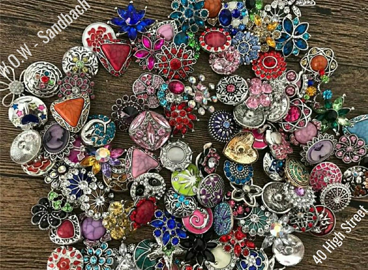 WOWSandbach's tweet photo. SnapIt by W.O.W the original interchangeable jewellery shop in #Sandbach
Many bracelets & necklaces to choose from to interchange with 100's of snaps
Choose it,
Snap it,
Wear it,
Love it!
#WOW #WantitOwnitWearit #40HighStreet #Sandbach #snapit #interchangeable #jewellery #fashion https://t.co/bD6ZOWIo22
