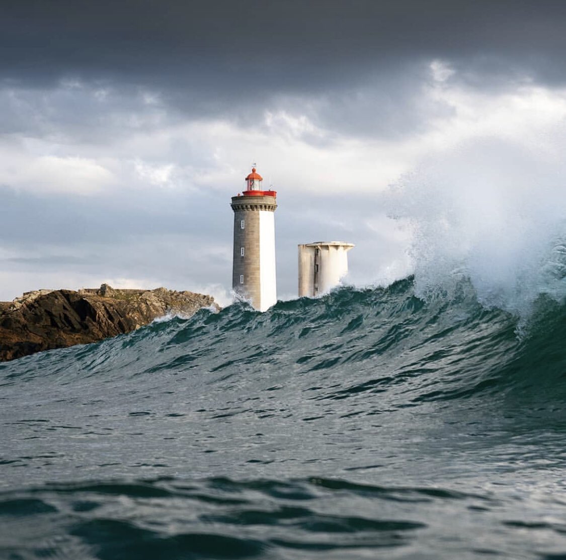BreizhWeCan's tweet photo. Inspire
Expire
Respire
C'est la minute bretonne ❤️ 
https://t.co/Nk42c6v5BS
©️ @mathieurivrin 
#MagnifiqueBretagne
#phareduminou https://t.co/RPaCiJNxta