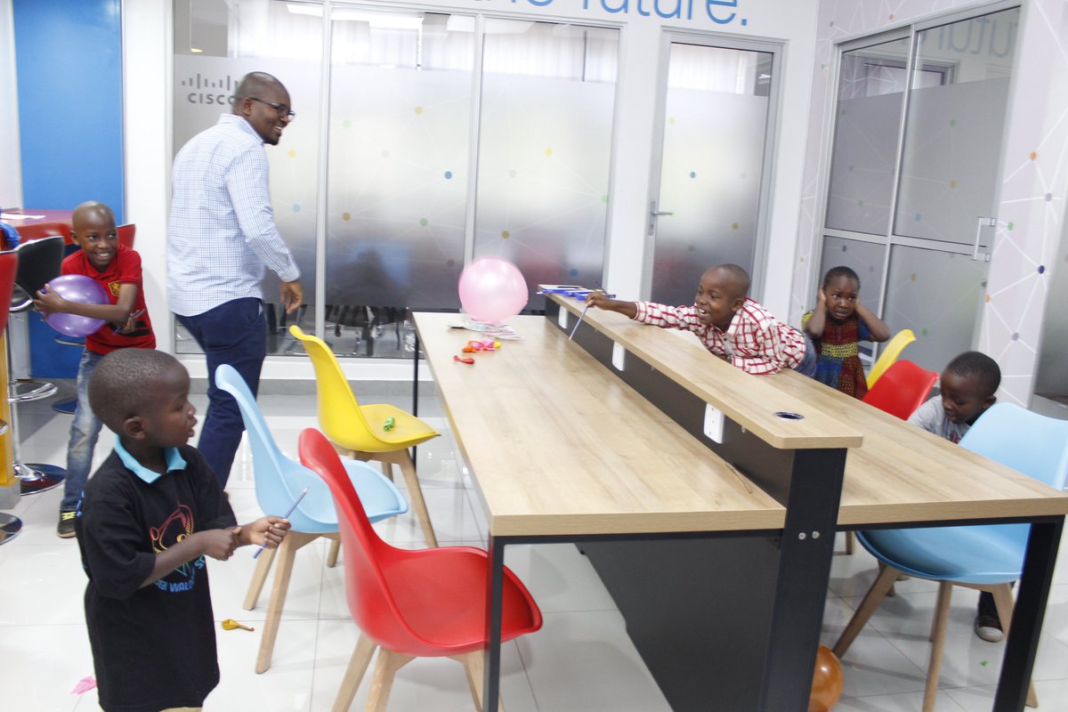 C4DLab's tweet photo. Who else loves playing with balloons? We all loved at some point right? How about protecting your balloon from being 'dungwad' while 'dungaing' your colleagues'? https://t.co/lJXcfd33kx