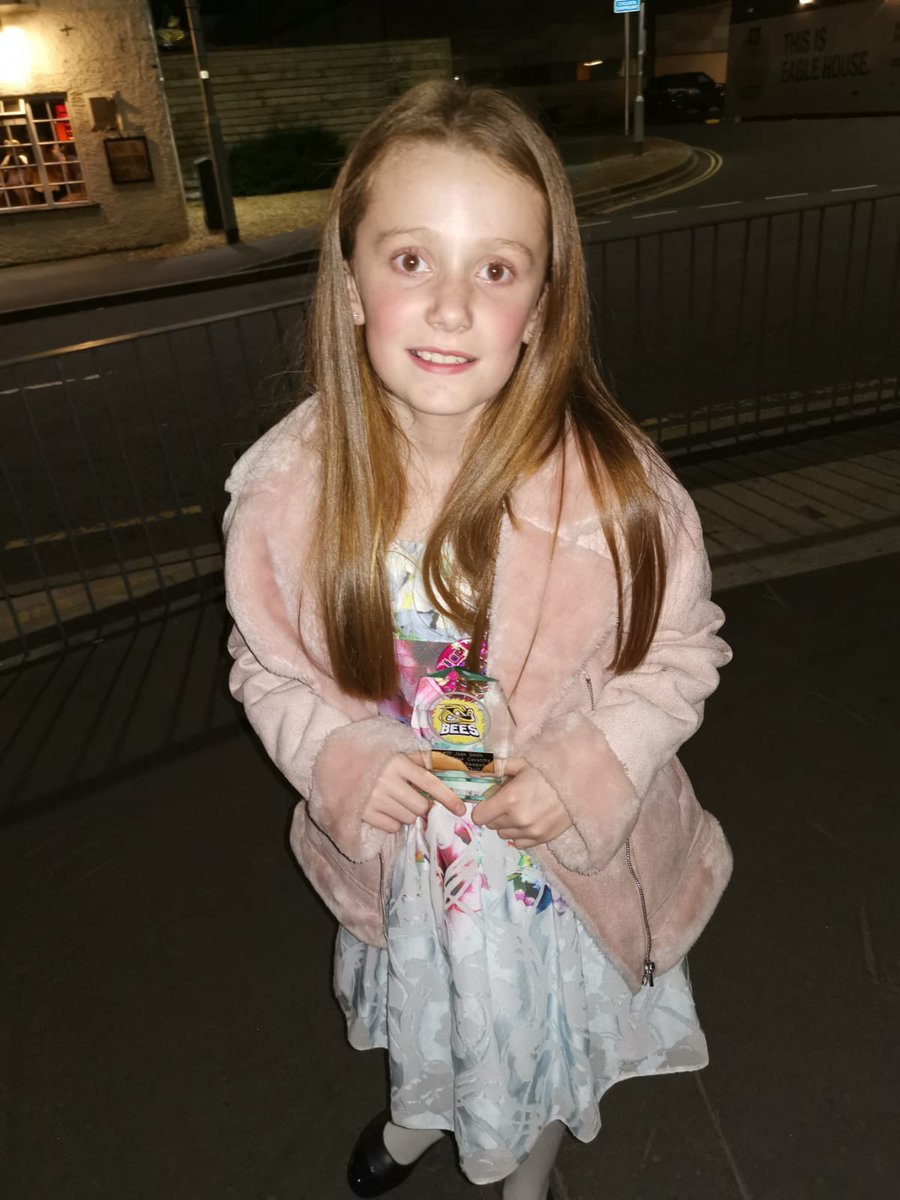 Jewett56's tweet photo. Nice evening last night @BeesIceHockey for the end of Season awards. Well done to all. Aimee was pleased with players signed birthday card, arranged and presented by Josh. Then extra special that @smiff27 kindly gave his award to Aimee as was her Birthday last night, Thank you. https://t.co/KJMPOTvBGR
