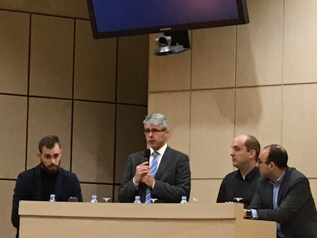 JoelGREA's tweet photo. @Fabien_Au @HavasBlockchain anime le panel des grand groupes qui utilisent déjà la #Blockchain 

L Bénichou: @AXAFrance l'utilise pour accélérer les remboursements. (https://t.co/97mJtpTaMs)

E. Delerme : @GroupeCarrefour l'utilise pour permettre la tracabilité

#StartupMakers https://t.co/Vr9Wo0YHhM