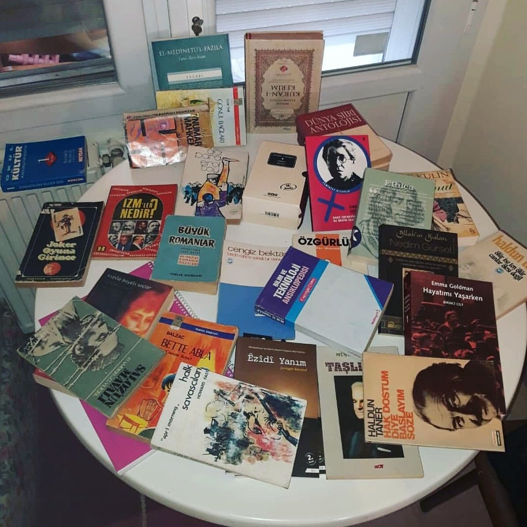Kitaplar bedava olsun 😊🍁🍃🕊