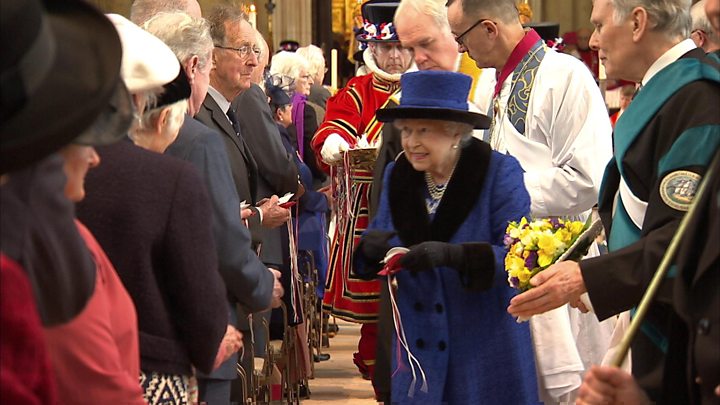 In some churches, priests wash feet of parishioners at Maundy Thursday services to remember what Jesus did. In UK the Queen gives out leather purses of Maundy Money; a tradition that goes back to Medieval times #MaundyThursday #MaundyMoney #FolkloreThursday