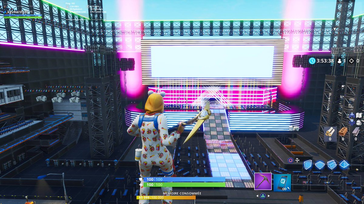 MrCreww33's tweet photo. @FortniteFR @FortniteGame Regarder ce que j'ai fais en créatif :3 Un Octogone spécial Buildfight ! Mais je n'ai pas de code :( Un petit coup de main ? :D https://t.co/30YPa2dUn9