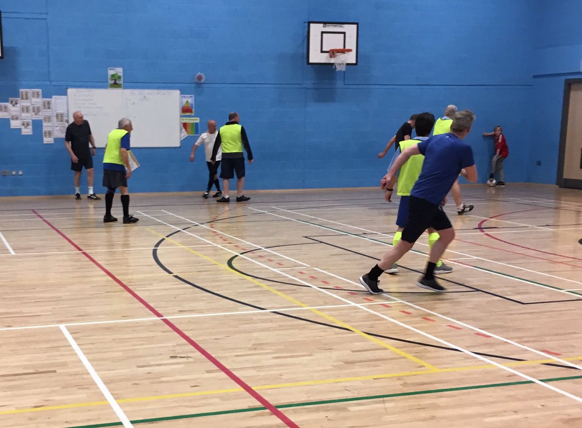 EnjoyFootballUK's tweet photo. Sankey Walking Football session tonight. Some great football from both sides. https://t.co/ohBjA4V7Ij