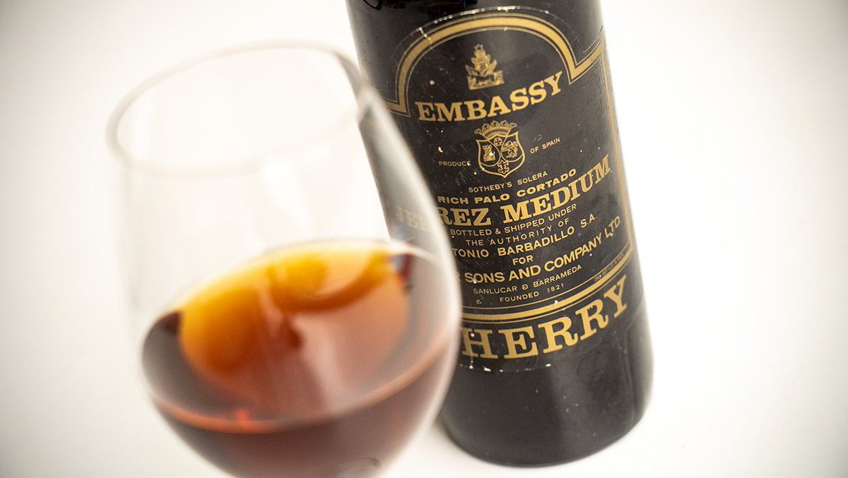 sherrynotes.com/2019/reviews/c… Embassy Palo Cortado, a Medium sweet sherry bottled by Barbadillo in 1973, still in pretty good shape <a href="/barbadillo/">Bodegas Barbadillo</a> #palocortado #sherry