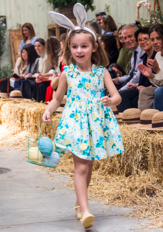 CharHadas's tweet photo. ¡Tizzas en #ThePetiteFashionWeek p-v 2019!
Desfilaron con las nuevas propuestas de #Tizzas de @elcorteingles Diseños elegantes y chic, perfectos para eventos y celebraciones.
Ver colección:⭐️https://t.co/JLCg6QkgBx ⭐️
#CharhadasPetiteFashion #ElCorteInglés #ModaParaNiños https://t.co/C82k2nwnI9
