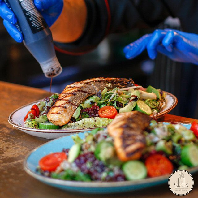 Özenle hazırlanan tabaklar 🍽
.
.
#perşembe #thursday #öğleyemeği #stalkcasualkitchen #bagdatcaddesi #levent #saskinbakkal #şaşkınbakkal #stalk #istanbul #stalker #instapic #instaquote #oldpic #instamoments #instamemories #onlygoodvibes #nosenseatall #instadaily #limonistanbul