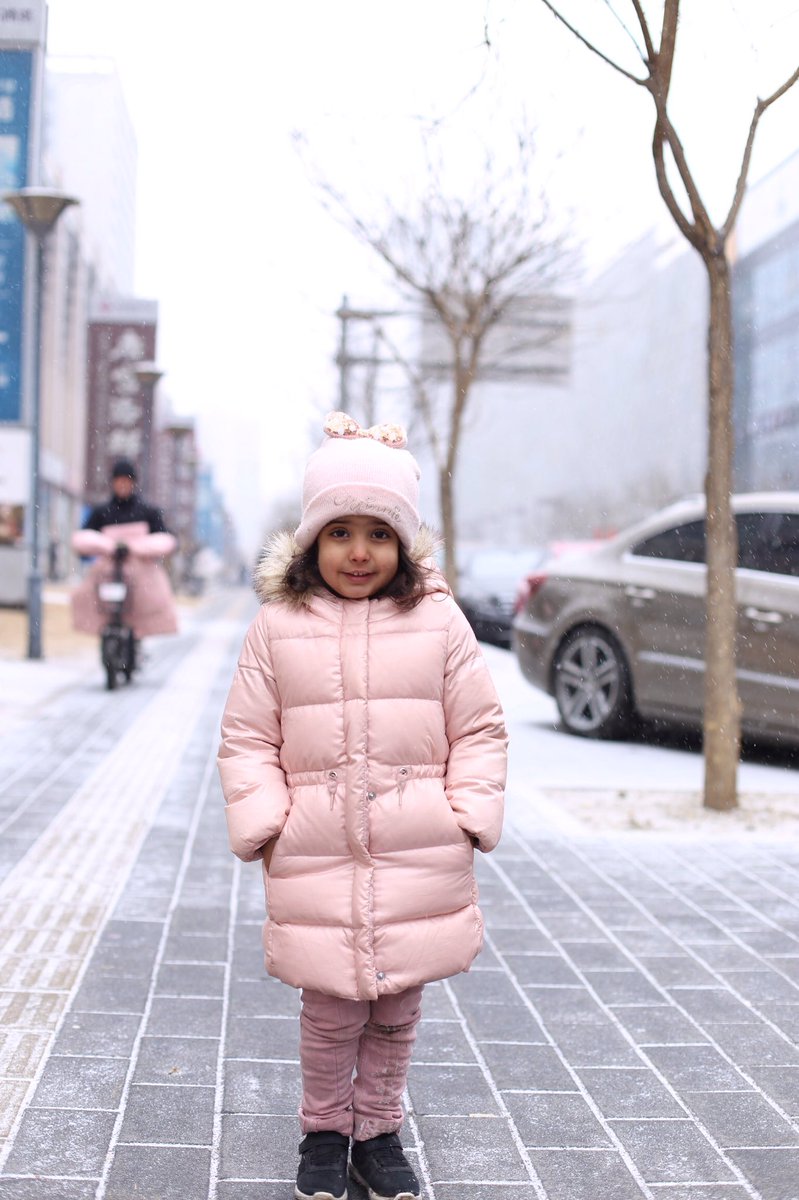 Amina_Dabashi's tweet photo. Start your day with a smile 😊 

Good morning 💕

#Beiji #kids #loves_life #StreetStyle #streetphotography #streetphoto #portrait #girl https://t.co/mLmn07NSJK
