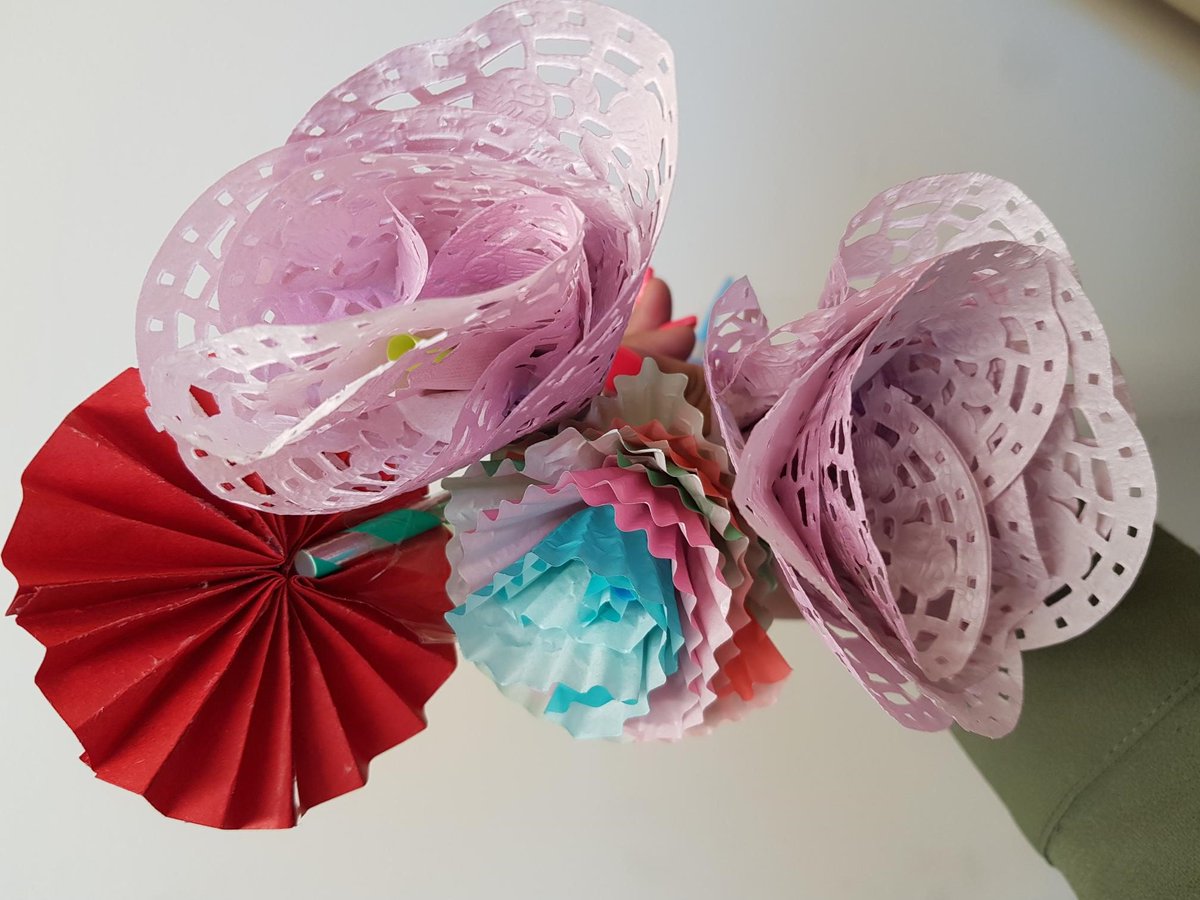 BarnetLibraries's tweet photo. Many thanks to everyone who attended our Flower Power event #GoldersGreenLibrary Check out the amazing flowers! #YearOfLearning #BarnetLibraries https://t.co/YmDAa3dmiN