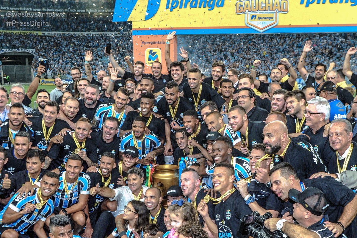 wesleysantosws's tweet photo. Final de jogo
Grêmio Campeão Gaúcho 2019
#gremio
#inter
#grenal420
#PressDigital
#DSL https://t.co/sOHjodbaqM