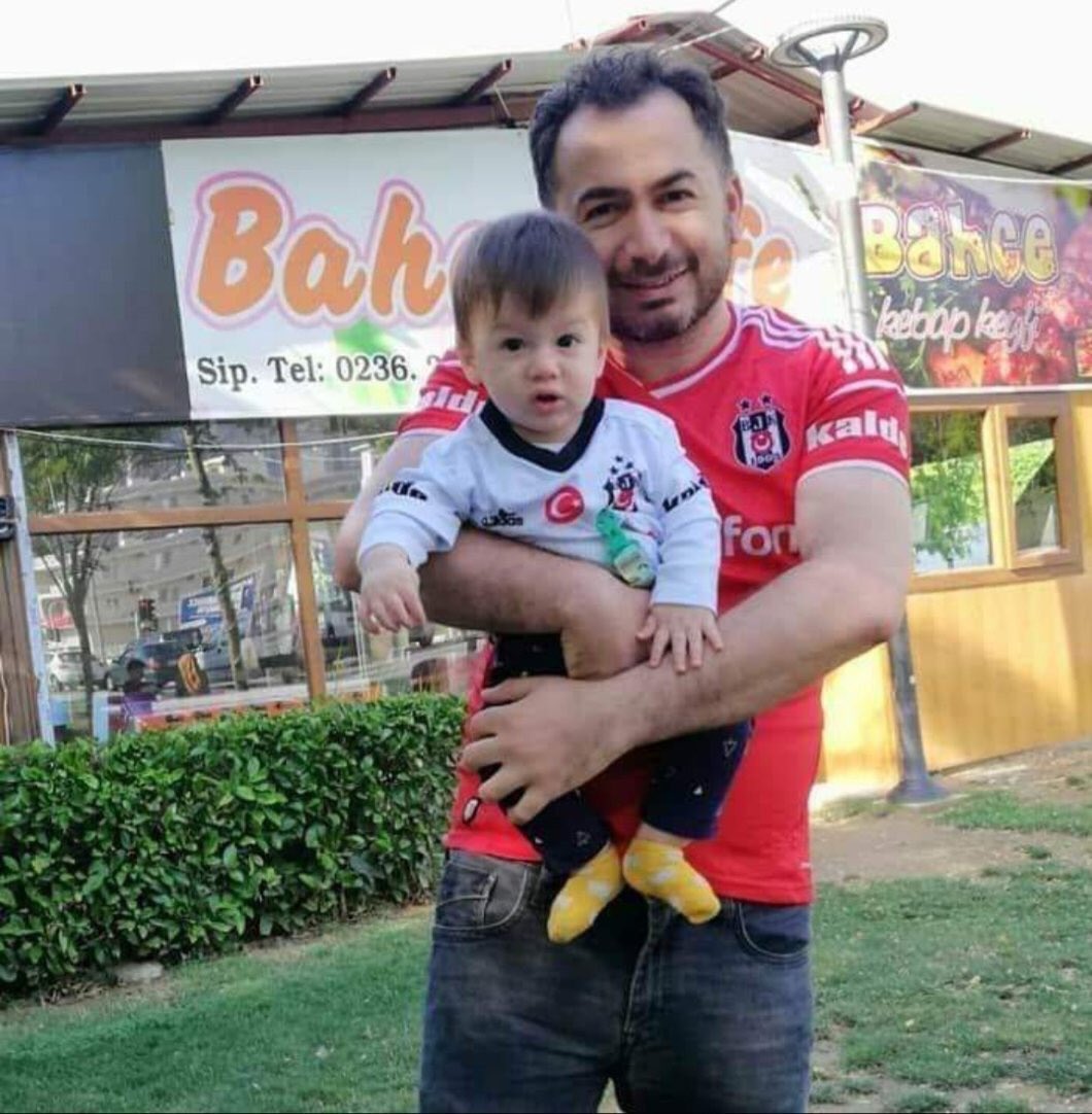 Lösemi Hastası Ahmet Bebek İlik Bekliyor
Yapmanız Gereken Kızılay Kan Merkezlerine Kök Hücre İçin 3 Tüp Kan Vermek