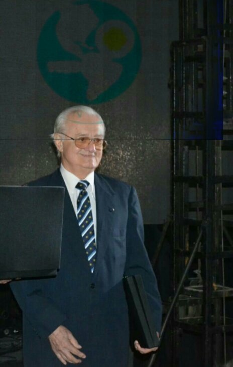 SoldeAmericapy's tweet photo. El Club Sol de América felicita en su cumpleaños al Presidente Honorario, el primero de toda su historia, Don Luis Oscar Giagni Miers.
Que sea una jornada inolvidable.
Agradecimiento, respeto y reconocimiento. https://t.co/xmlWhL3BTV