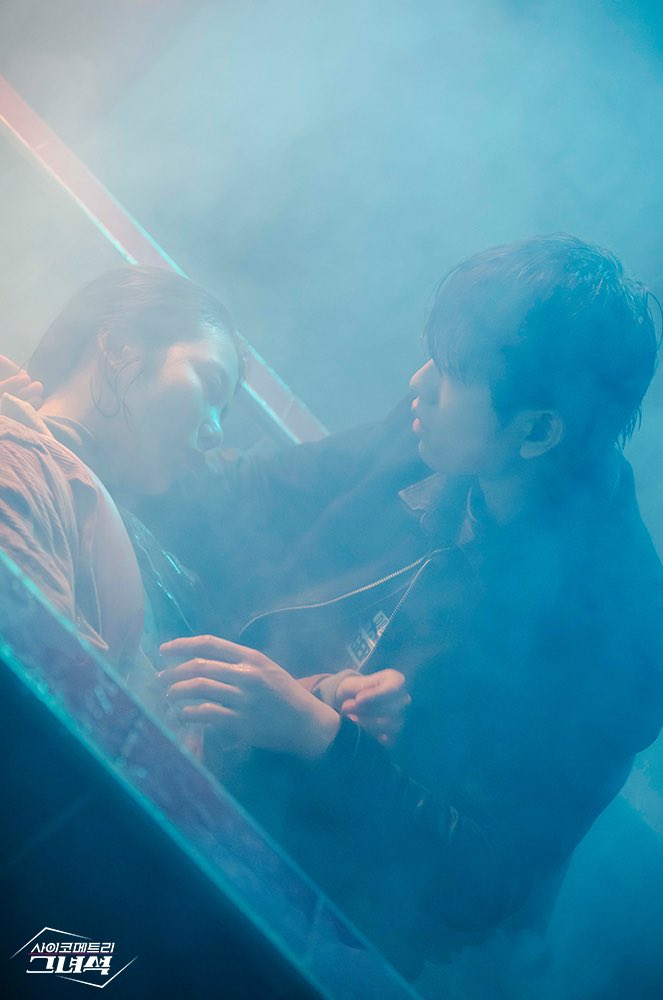 D4aDydZUUAADSyn.jpg:orig