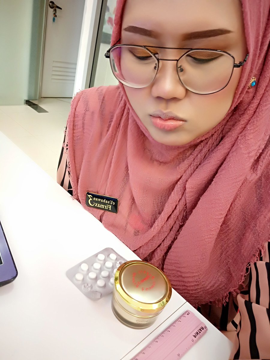 shasharimaa's tweet photo. Paling lewat makan ubat arini ...
#hydroxychloroquine 
aku harap sel2 ni tido dgn tenang2  this week ade kursus kt tmpt aku...
owh my body plez be nice lah... https://t.co/3UJwGmfoTx