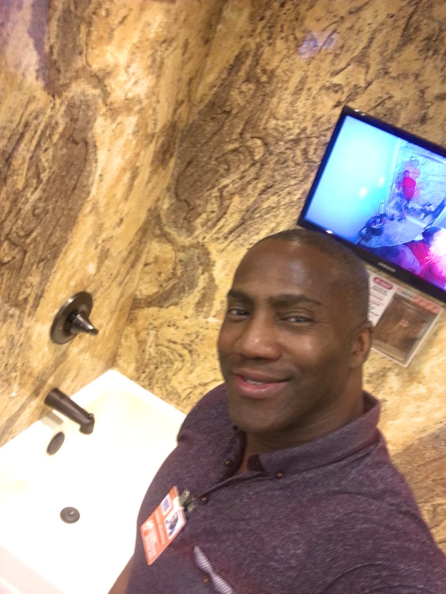 adamrebath's tweet photo. 2 Birds With 1 Stone..  First, I had to acknowledge HD 941..stopping by to check in. Secondly,  A big thumbs up👍🏾 goes to HD947, for another closed lead...even though I’m done at mid nite @rebathNJ @ReBathNJ1 @Sheila0216 @HomeDepot https://t.co/hvgcwZRYT6