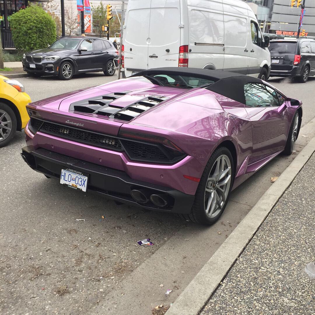 miatatweets's tweet photo. spotted this grocery getter outside of @WholeFoods on Cambie
.
.
.
#vancouvercars #carsofvancouver #vancouverexotics #lamborghini #huracan #spyder #huracanspyder https://t.co/FSABF6NkyT
