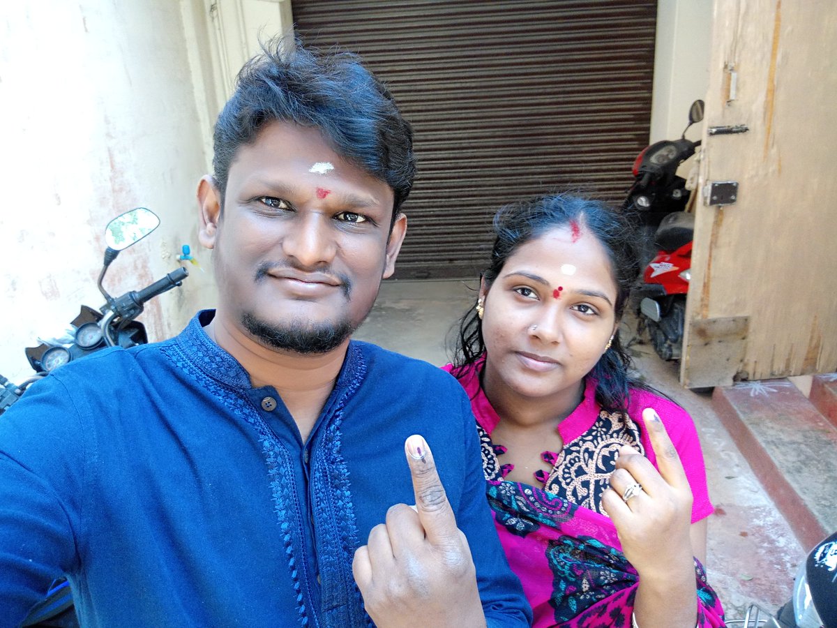 iRaviTheIndian's tweet image. We casted our vote to Mr.@prakashraaj sir because of our beloved leader @ikamalhaasan sir suggest to vote for u #தலைவன்இருக்கிறான் #Prakashraj4Parliament #MNM