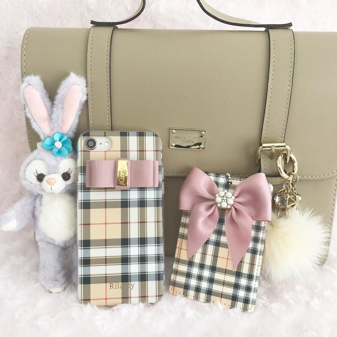 Rilasty's tweet photo. 🎀New Arrival🎀

💗パスケース💗

通勤や通学にとっても便利♪かわいいICカードケースが登場❣️
リボンや名入れで自分好みにカスタムできます💁‍♀️

オプションで伸縮リールに変更可能です💕

デザインはチェック、プチハート、Teddy bearからお選び頂けます😊
他の柄がご希望の方はDMお願いします🙇‍♀️ https://t.co/qsAW91kibY