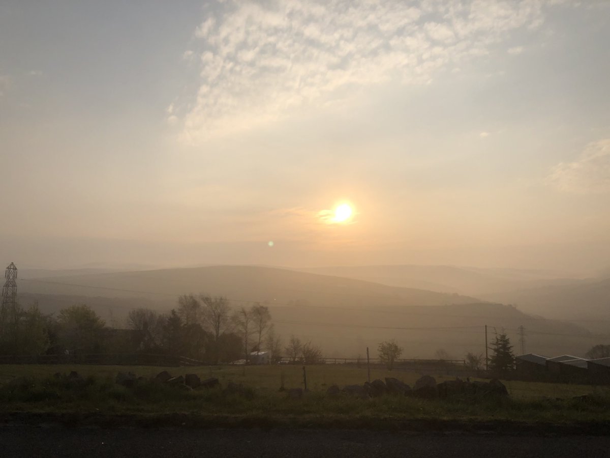 MAW_H's tweet photo. Forgot I stopped to take these... a misty #SettValley sunrise, yesterday :-) https://t.co/V0xDbOX61k