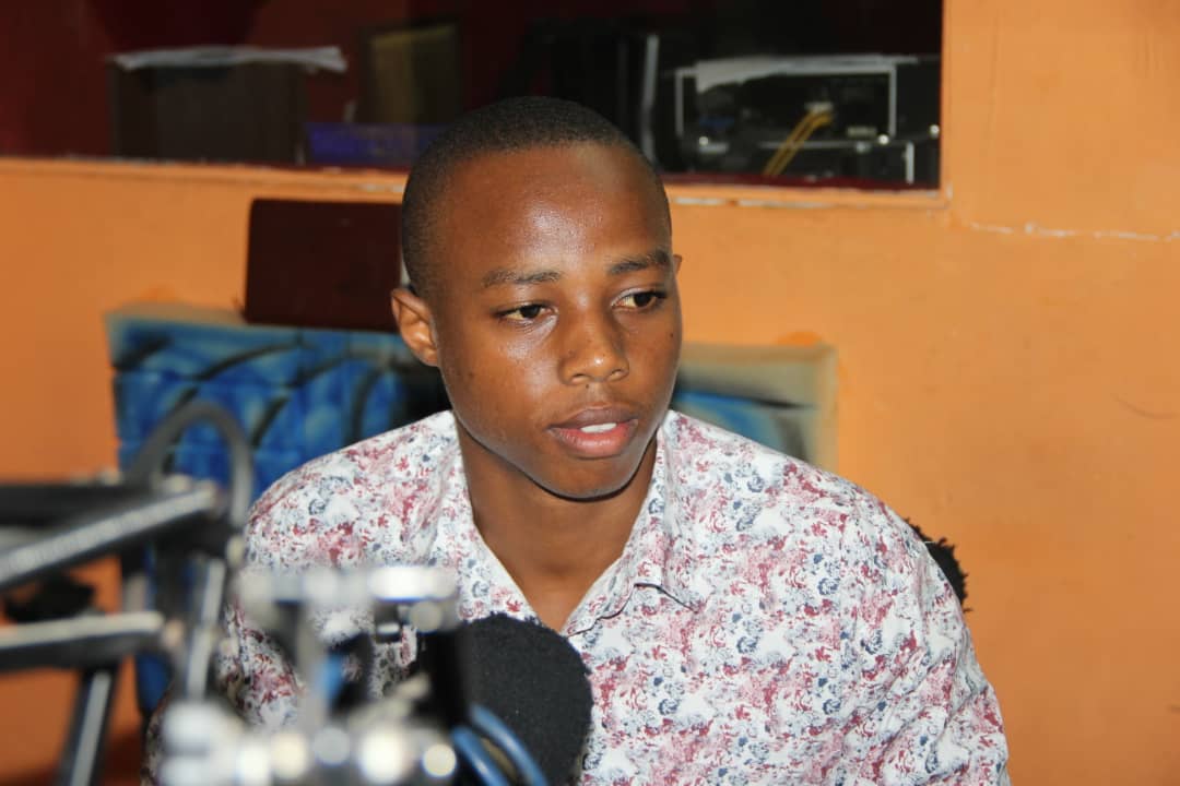 UvccmUdsm's tweet photo. #UVCCM #UDSM #YATINGA #DSJ
Uongozi wa vijana wa CCM Chuo kikuu cha Dar es salaam Jana 17/04/2019 wametembelea chuo cha DSJ (Dar es salaam School of journalism). Mwenyekiti wa UVCCM UDSM Ndg. #Pius #Mwandu na Katibu wake UVCCM UDSM Ndg. #Seifu #Haruna #Iddy walifika DSJ kwa ziara https://t.co/FZi2TncqPd