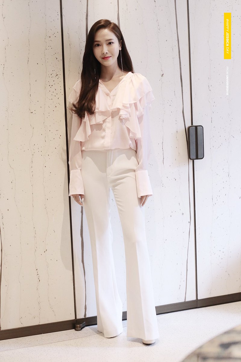 #HappyJessicaDay 
live.staticflickr.com/65535/46909883…
live.staticflickr.com/65535/47581292…