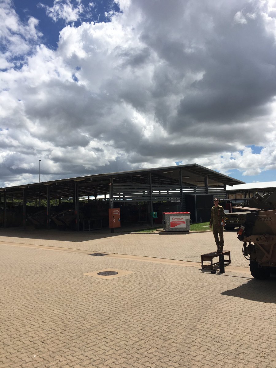 johnnyandni's tweet photo. In an empty compound after the Regiment has knocked of early for the Easter break a LCPL and his gunner work to get their vehicle ready - what a great example! #readynow #leadersinaction @2CAVREGT @Jason_3808 @3BrigadeTSV https://t.co/CXL2HHILSy