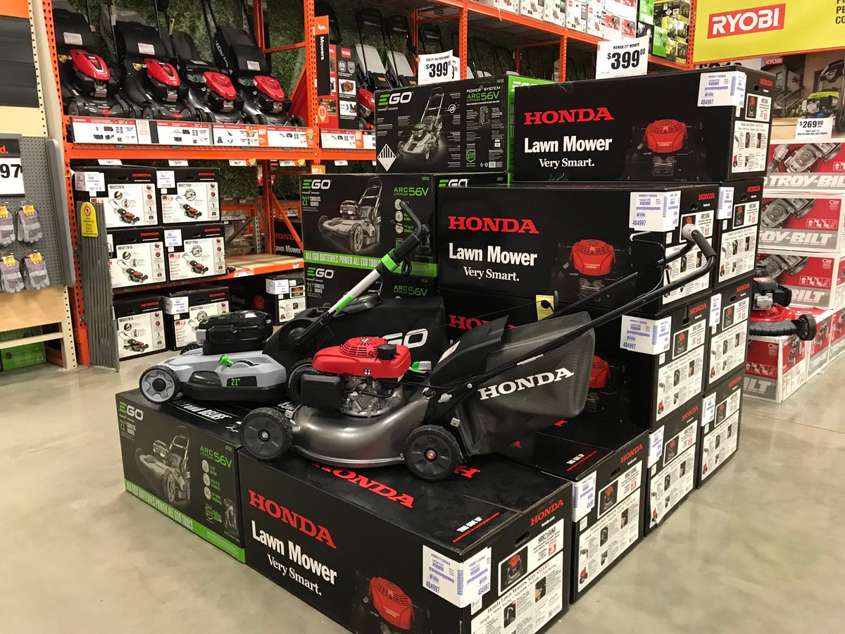 Mowing Season is here at the Decatur Home Depot!  ⁦<a href="/misshd03/">Megan A. Coleman</a>⁩