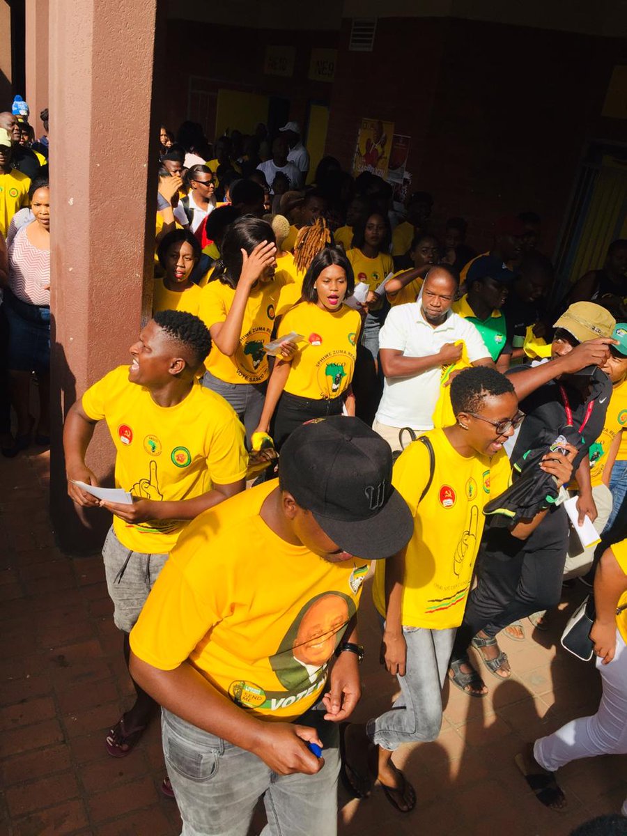 SascoUnizulu's tweet photo. Thank you @ANCYLhq @njabulobheka @SASCO_Jikelele @MYANC for visiting Khulekani Mhlongo branch (unizulu). Viva ANC! ๐๐ค๐ #ThumaMina #GrowSouthAfrica #YouthVoteANC #GrowSouthAfrica #OnestudentOneANCVote https://t.co/MJWzfKgyIv