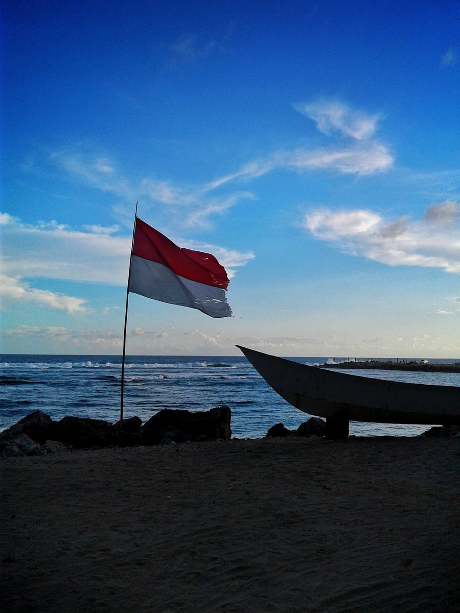 MYantiara's tweet photo. Melasti Beach, Ungasan. Bali Island.#beach #beachtime #beachview #spiaggia #mare #ocean #explore #explorebeach #holiday #vacation #trip #wrlcomebali #balibeach #bali #baliisland #balibagus #view #natrure #goodvibes #goodview  #naturebeach #relax #chill #wave https://t.co/QLXGtIyY9m