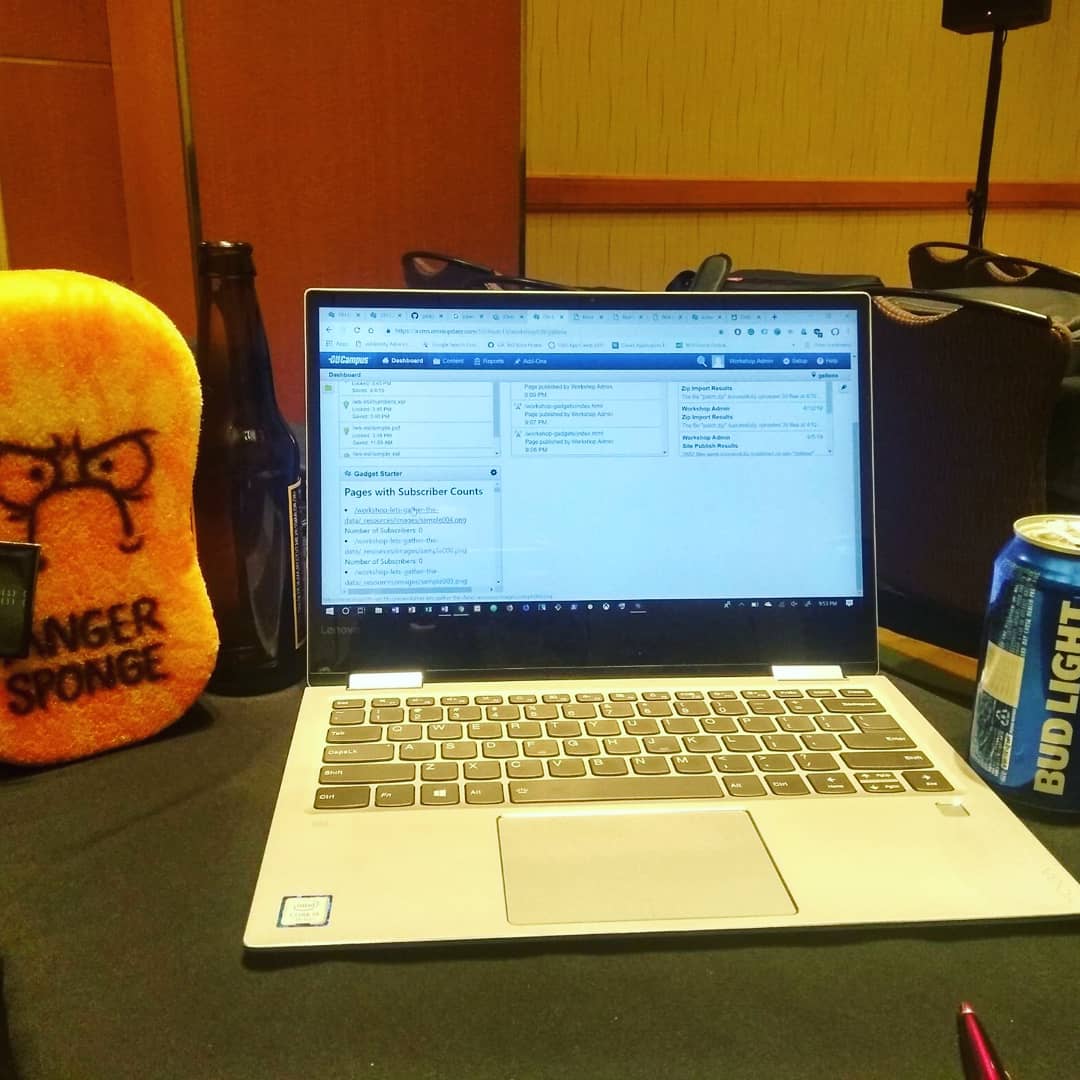 AngerSponge's tweet photo. Made my first gadget with Danielle and Levi!
.
#OUTC19 #hackathon #notadrycampus #whileiamawakeicode
.
#usuITweb #workretreat #gadgets #afterhours #omniupdate https://t.co/yP6b2koOqO