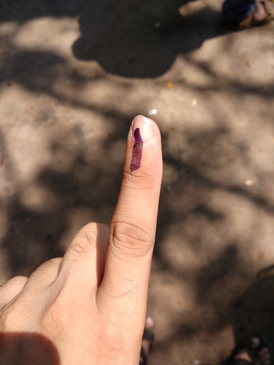 iamSaVeKu's tweet photo. I got my fingernail art. What about you? #VoteMaadi #Elections2019 #Karnataka https://t.co/MeXcNWvh9d
