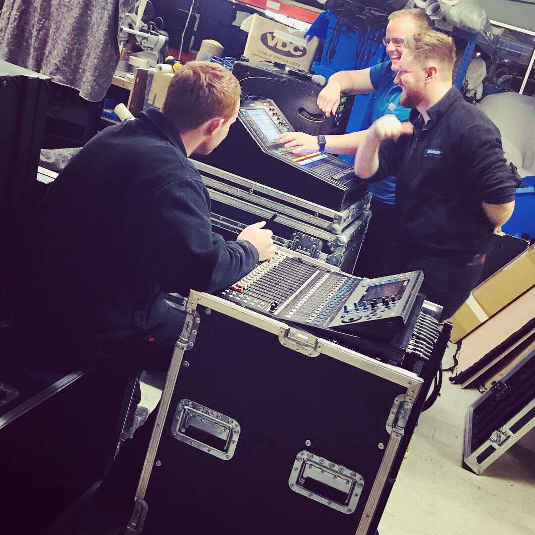 AbsoluteAVSLtd's tweet photo. Itβs been a tech training kind of day π #avtechnicians #knowledgesharing #yamaha #preshowtraining https://t.co/Yl69LCvs1H