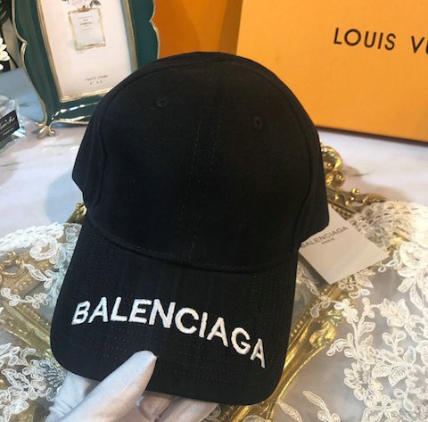 j1105j's tweet photo. Balenciagaが好きすぎる件w　可愛えーー　https://t.co/cR9RzaYHhA　　https://t.co/QC3zaYzqL7