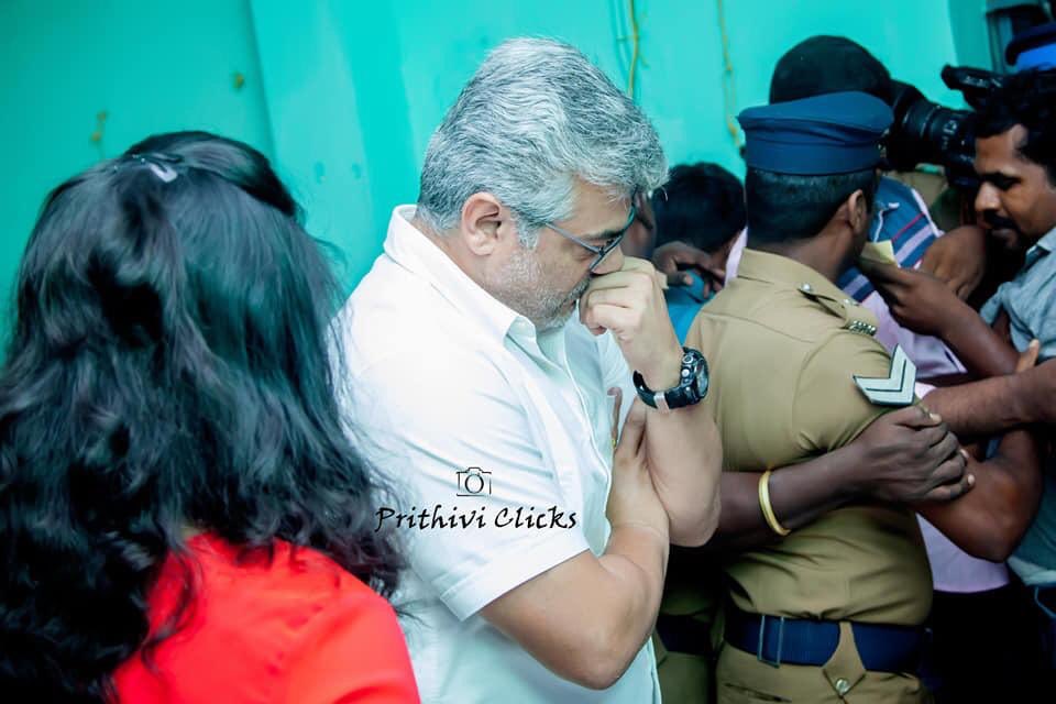 Thalafansml's tweet photo. நடிகர்களில் முதல் ஆளாக வந்து வாக்களித்து #தல

#NerkondaPaarvai #NKPJudgement https://t.co/Zd3wWyRuXt