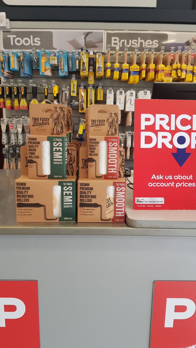 ToolTalk1's tweet photo. Thrilled ... so thrilled Dulux DecoratorCentre @DuluxDecCentre Great Yamouth Norfolk now have stock &amp; sell @TwoFussyBlokes  mini rollers well done to DDC twitter for recommending I callbthe branch!!
Great news 🌟🖖 https://t.co/I9FA6kTubn