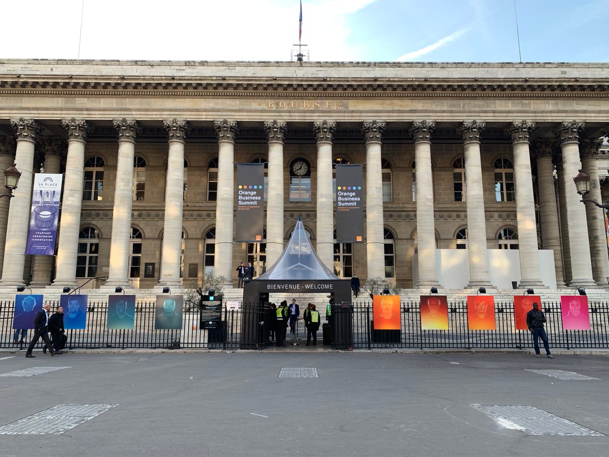orangebusiness's tweet image. #OBSummit c&apos;est parti ! Pour débuter cette journée, @srichard présente les ambitions d&apos;@Orange pour accompagner les entreprises en matière de #5G. 
Live tweet à suivre dès 9h30.