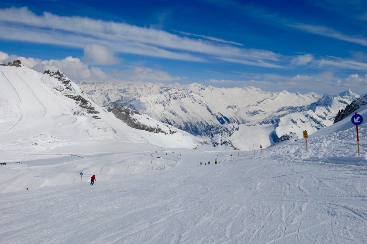 planetski's tweet image. Check out the latest #snowforecast for the Easter weekend. 
PlanetSKI is in the Tirol and it’s all looking rather good: 
planetski.eu/news/11676
@VisitTirol #hintertuxgletscher #easterskiing #letsgoskiing ❄️⛷️❄️🏂❄️