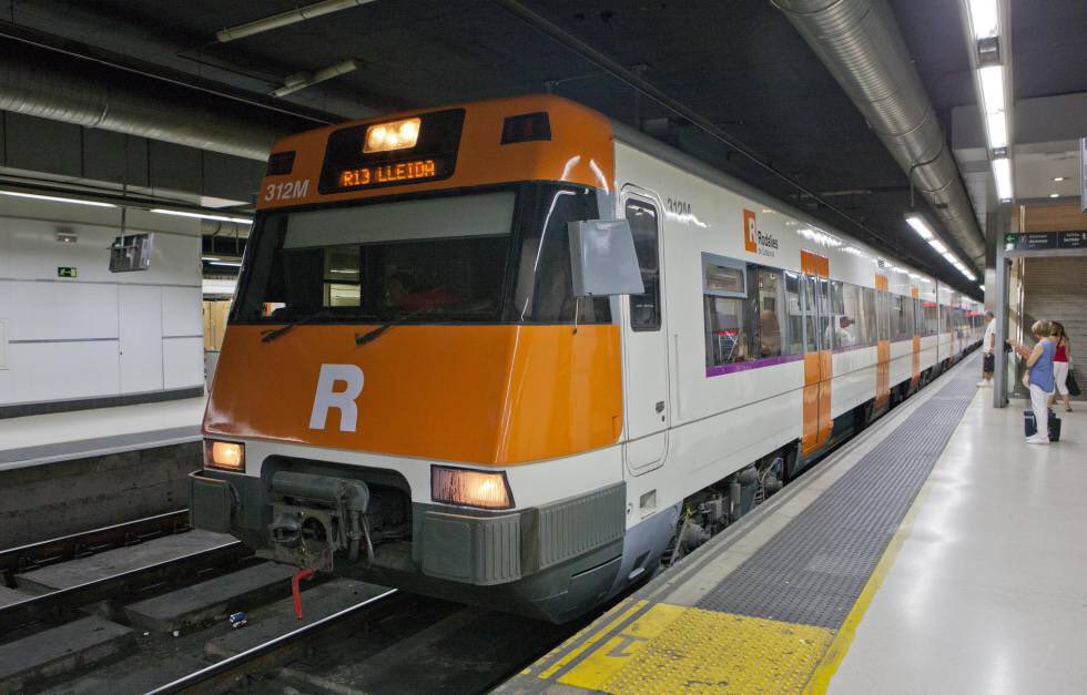 RadioSabadell's tweet photo. Avui #AlMatí:
🔺@viavalles i l’Associació per la Promoció del Transport Públic aposten per crear una autoritat del transport vallesana
🔺Els carrers Les Paus i Llobet seran de plataforma única en mig any
🔺On van els sabadellencs per Setmana Santa?
🔺... https://t.co/2dAc802X4r