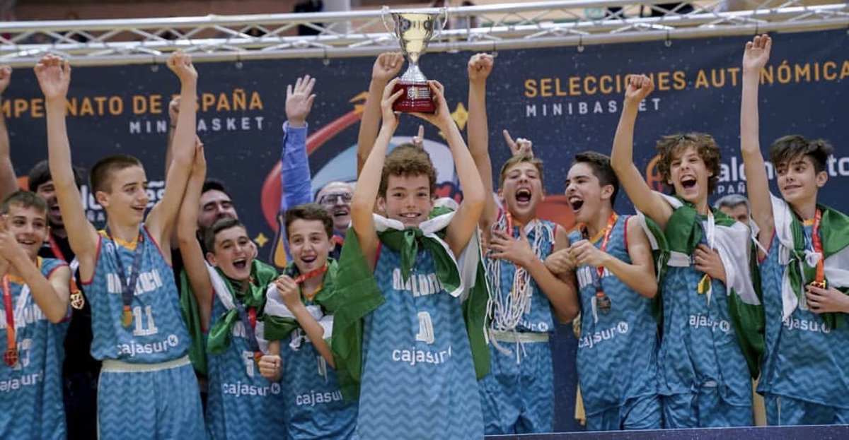 XerezCDBasket's tweet photo. 🇳🇬🇳🇬EL PLANETA MINI ES VERDE Y BLANCO🇳🇬🇳🇬

🏆 CTO. ESPAÑA MINI🇪🇸🇪🇸

Felicitamos a nuestras selecciones Andaluzas por su doblete
#MiniFemenino 🥇
#MiniMasculino🥇
🇳🇬🇳🇬🇪🇸🇪🇸 @fabcadiz @FAB_Andaluza @BaloncestoESP @feb https://t.co/NkHiFpYGfi