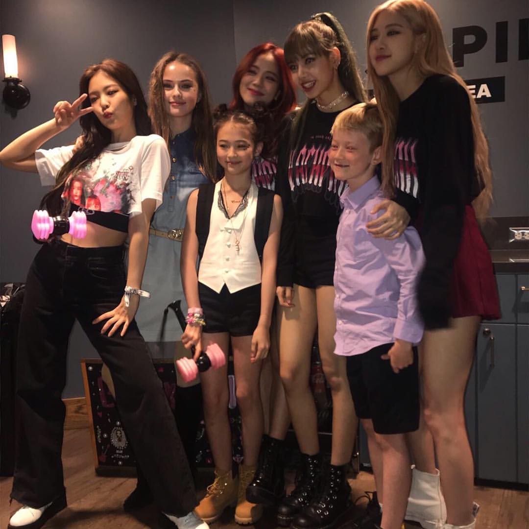 [IG] 190418 — kristinapimenova updated with BLACKPINK! ✨

All of us together 😂 so grateful for this incredible evening 🙏🏻

🔗 instagram.com/p/BwY2NFFlFK1/…

#블랙핑크 #BLACKPINK #지수 #JISOO #제니 #JENNIE #로제 #ROSÉ #리사 #LISA #LALISA #BLACKPINKinLA