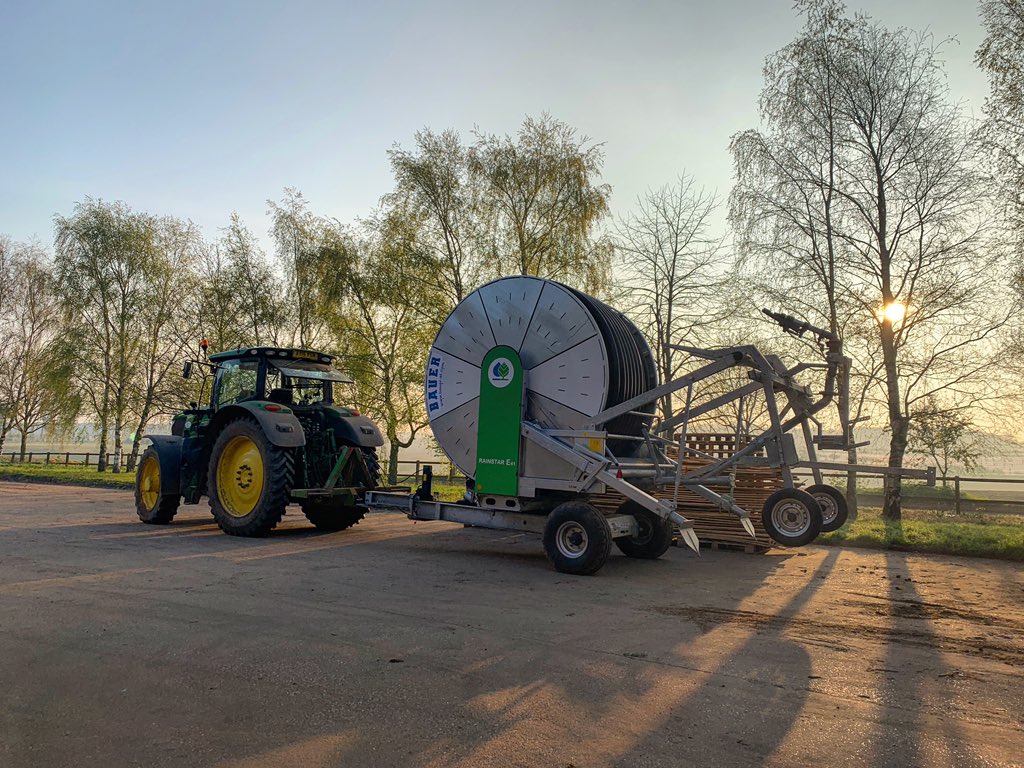 Irrigation 2019 is underway 🌾💦 @WantisdenHallFarms <a href="/Bauer_FAN_UK/">Bauer_UK</a> <a href="/HumdingerProd/">Humdinger Produce</a> <a href="/3musketeersltd/">Three Musketeers</a>
