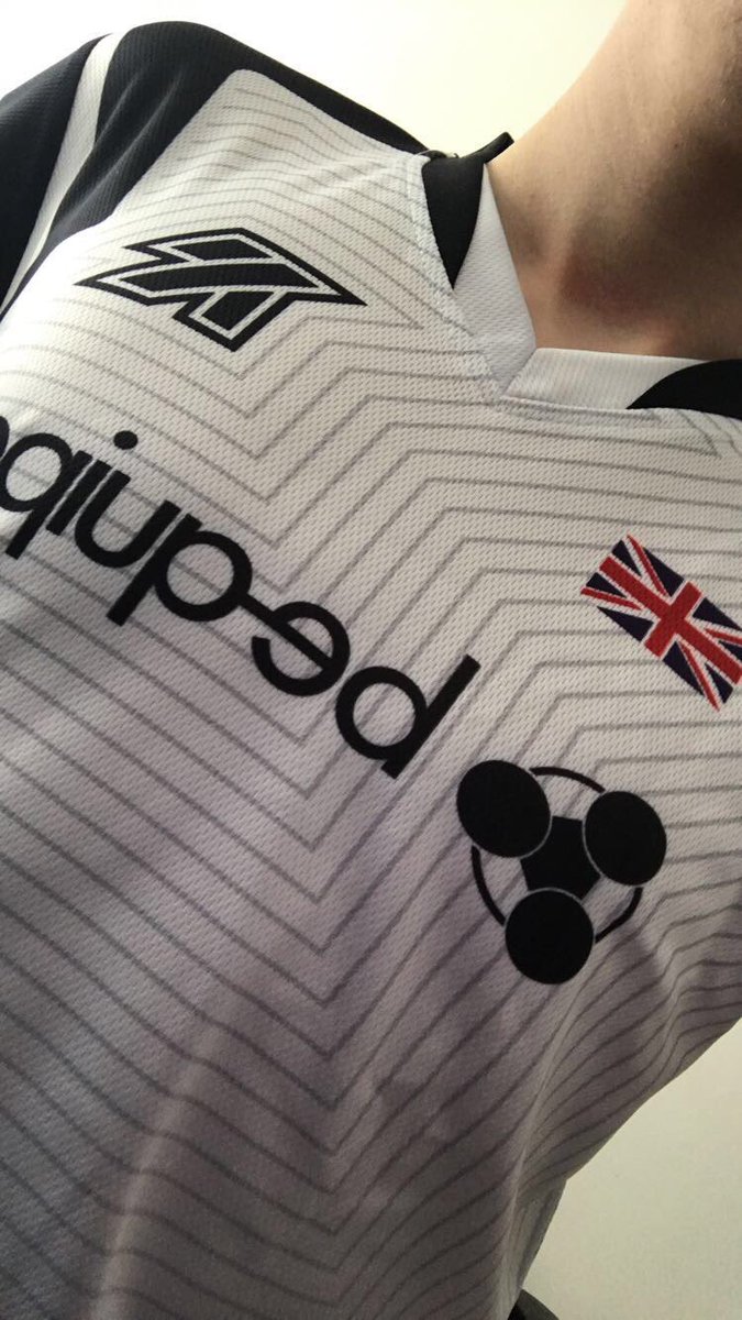 RegionBirdy's tweet image. My @RegionEsport jersey has arrived and it’s looking sick!