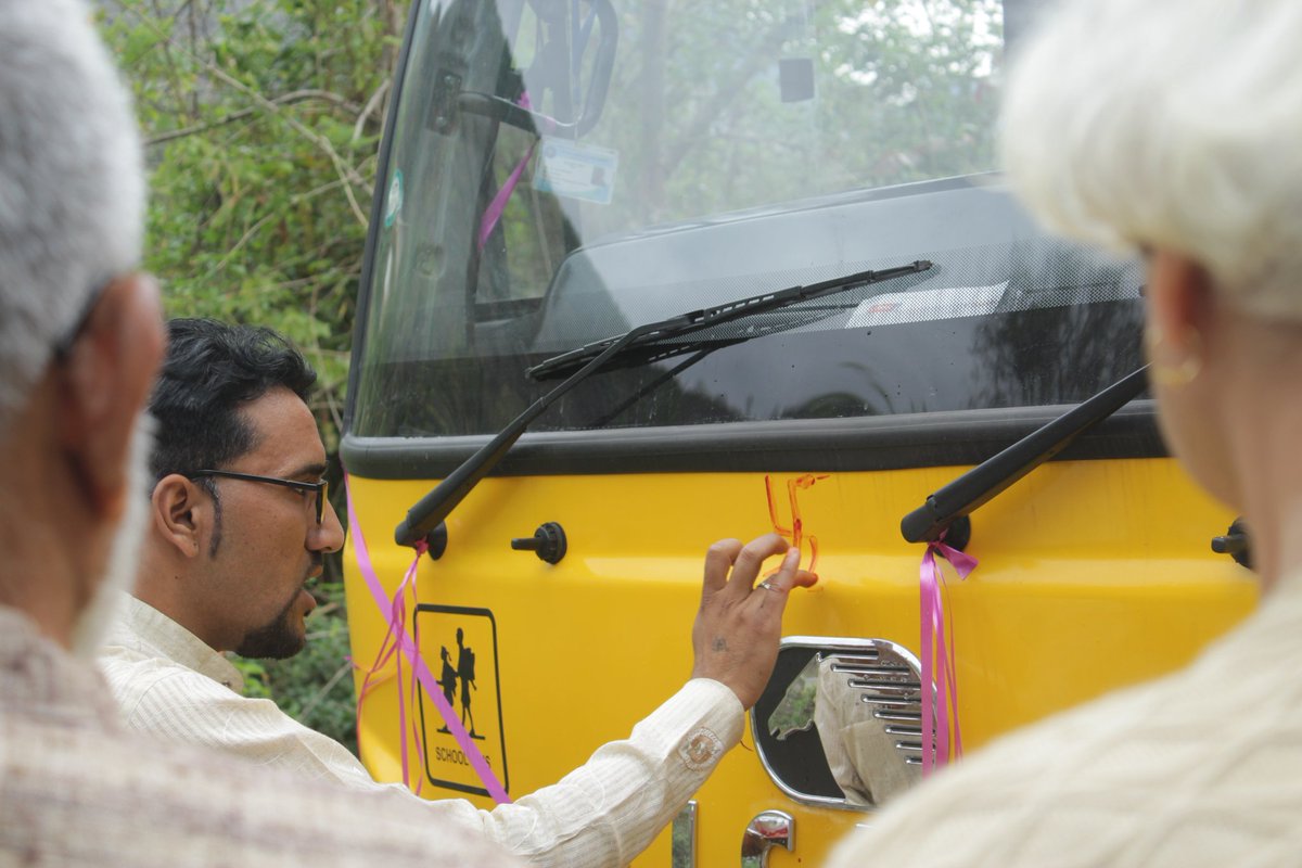pyds's tweet image. Inauguration of our new bus 😀 
A big thankyou to Eicher Motors 😊 #support #newbus #pydsians #PYDS #purkal #pydsfamily