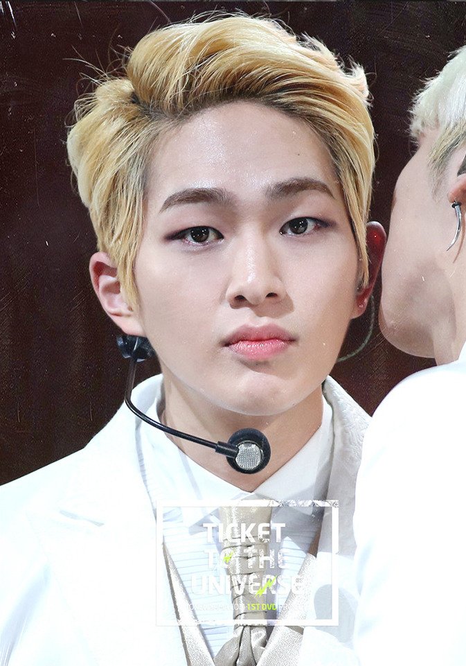 Blonde Jinki is serving looks too, you know 