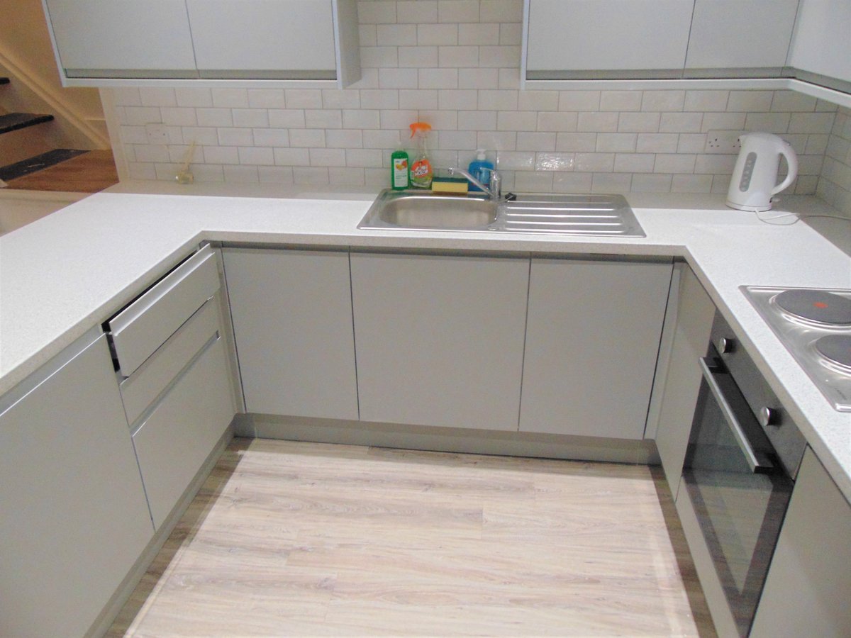 IMUVELETTINGS's tweet photo. CHECK THIS 2 BED OUT #IMUVE #ASKIMUVE #SOUTHSEA #PORTSMOUTH #2BEDS #FLATS #87RT https://t.co/oX6xo9UQVb https://t.co/NGccTNx3Ho