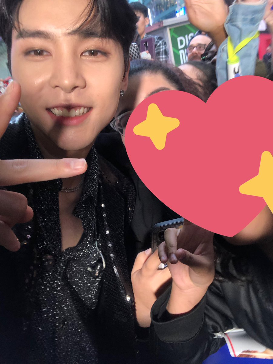 curlyywonnie_'s tweet photo. I AM NOT OKAY #NCT127_1st_World_Tour #NCT127_SUPERHUMAN #NCT127_WelcomeToUSA #NCT127inNY #NCT127onGMA https://t.co/htujtWKWHK
