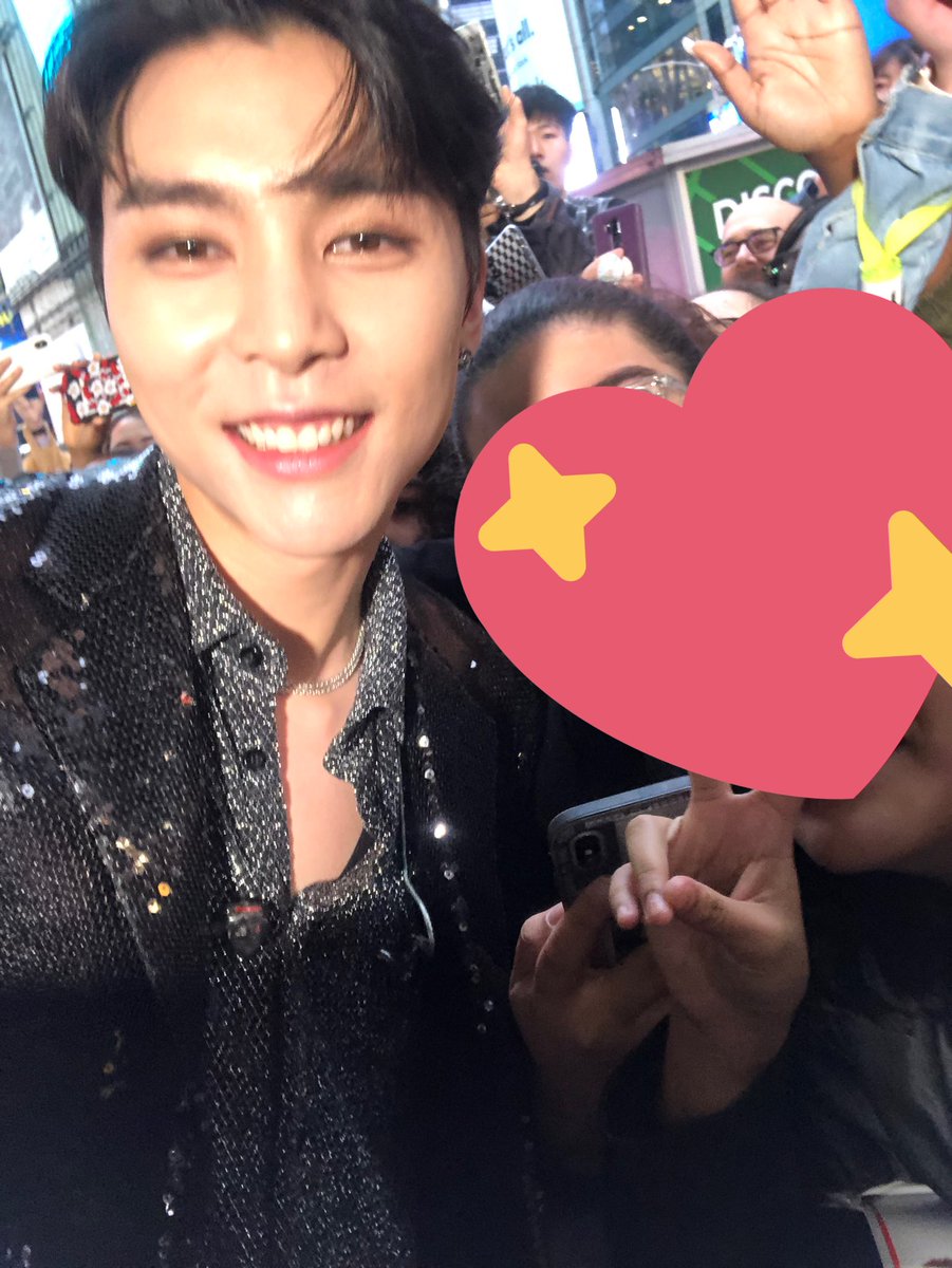 curlyywonnie_'s tweet photo. I AM NOT OKAY #NCT127_1st_World_Tour #NCT127_SUPERHUMAN #NCT127_WelcomeToUSA #NCT127inNY #NCT127onGMA https://t.co/htujtWKWHK