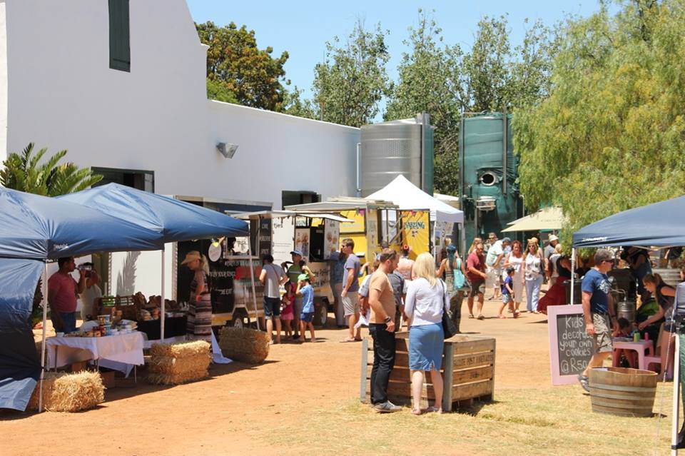 GPCountryMarket's tweet photo. You will be spoilt for choice at this month's market showcasing beautiful and delectable country offerings and not to forget Groote Post’s popular wines.
See you on Sunday, 28 April
#GPCM #Darling #Weskus #Crafts #Wine #Gourmet https://t.co/3T25ugGpIN