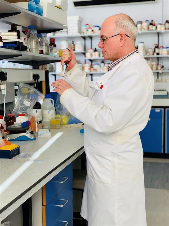 Reader in Cell Biology, Dr Daniel Sillence's study into drugs prescribed for brain-related conditions shows promise for treating Alzheimer's and Parkinson's! 🧠💊 Read the full story 👉 ow.ly/Sauk30oswKe 👈